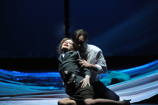 Elena Zhidkova (Venus), Daniel Frank (Tannhäuser) - © Hans Joerg Michel/Deutsche Oper am Rhein